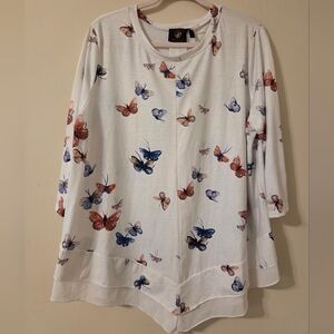 Beautiful 3/4 Sleeve Butterfly Shirt